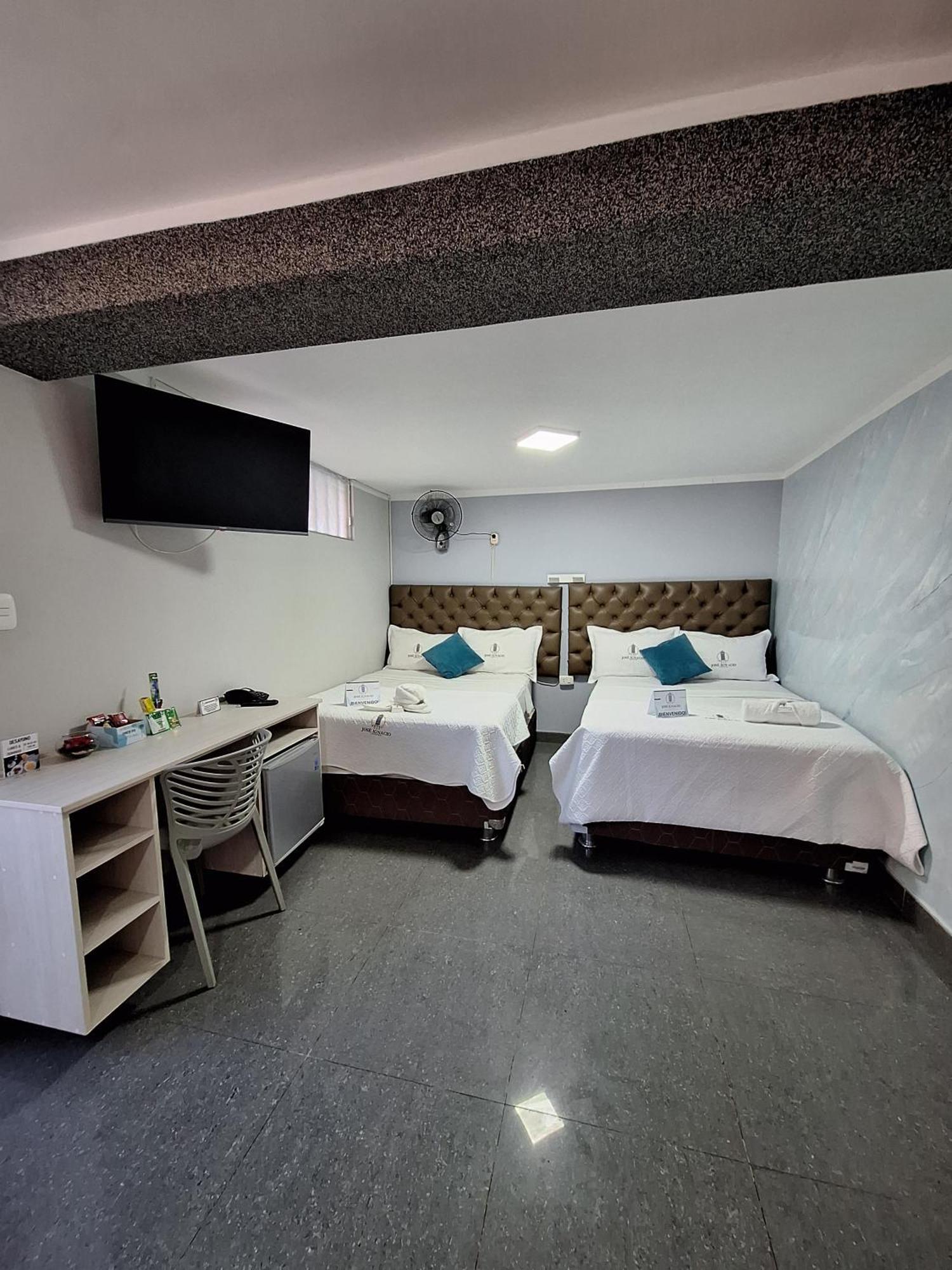 Hotel Jose Ignacio Чепен Экстерьер фото